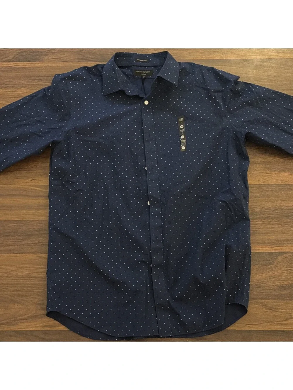Banana Republic Classic Fit Mens L Blue Dot Long Sleeve Button Down never worn